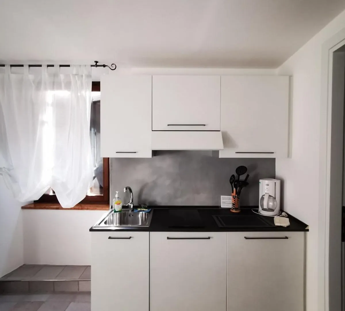 Casa Vacanza Belvedere Bogliaco 0*,  Italy